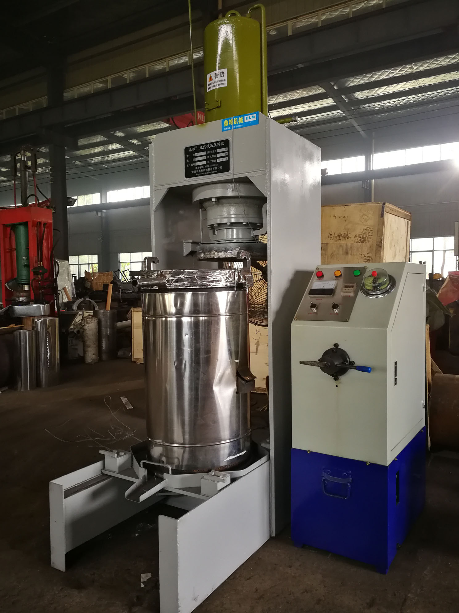 不銹鋼超高壓立式液壓壓榨機，果汁壓榨機，果渣壓榨機，藥材壓榨，油渣處理，白土壓榨